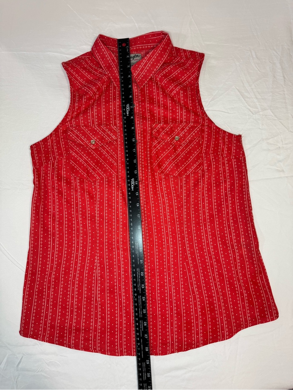 Wrangler Women’s M Red Pearl Snap Sleeveless Western Shirt